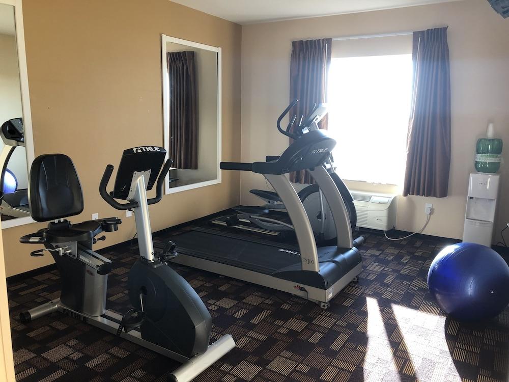 Quality Inn & Suites Минот Экстерьер фото